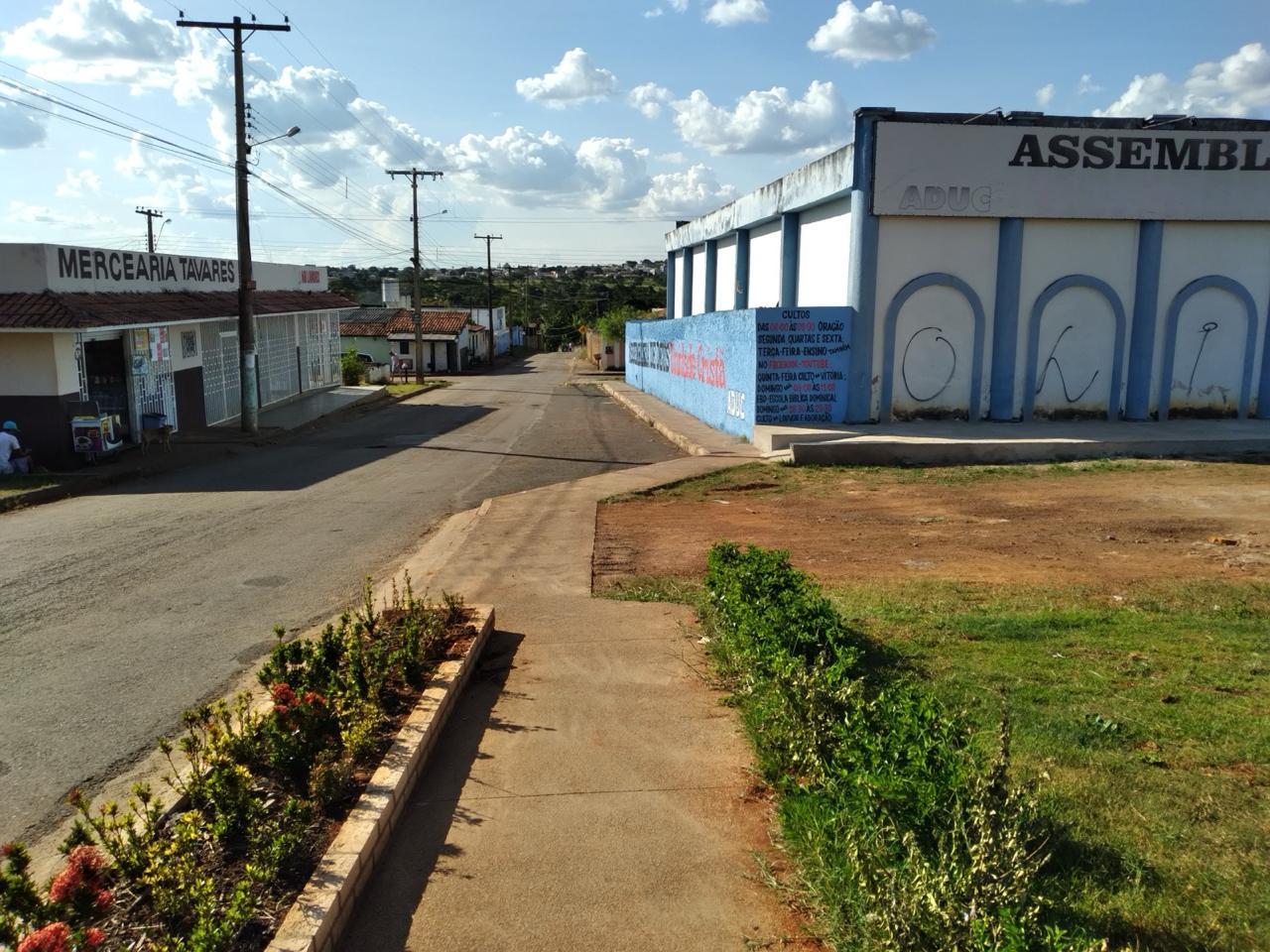 CONSTRUÇÃO DE BAIA E INSTALAÇÃO DE PARADA DE ÔNIBUS 