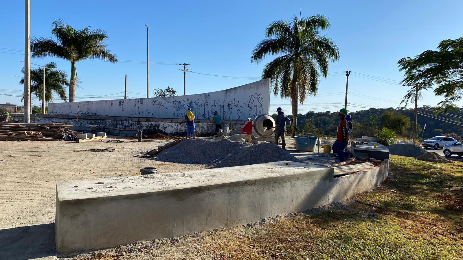 REFORMA DA PRAÇA DA BÍBLIA NA SQ 11