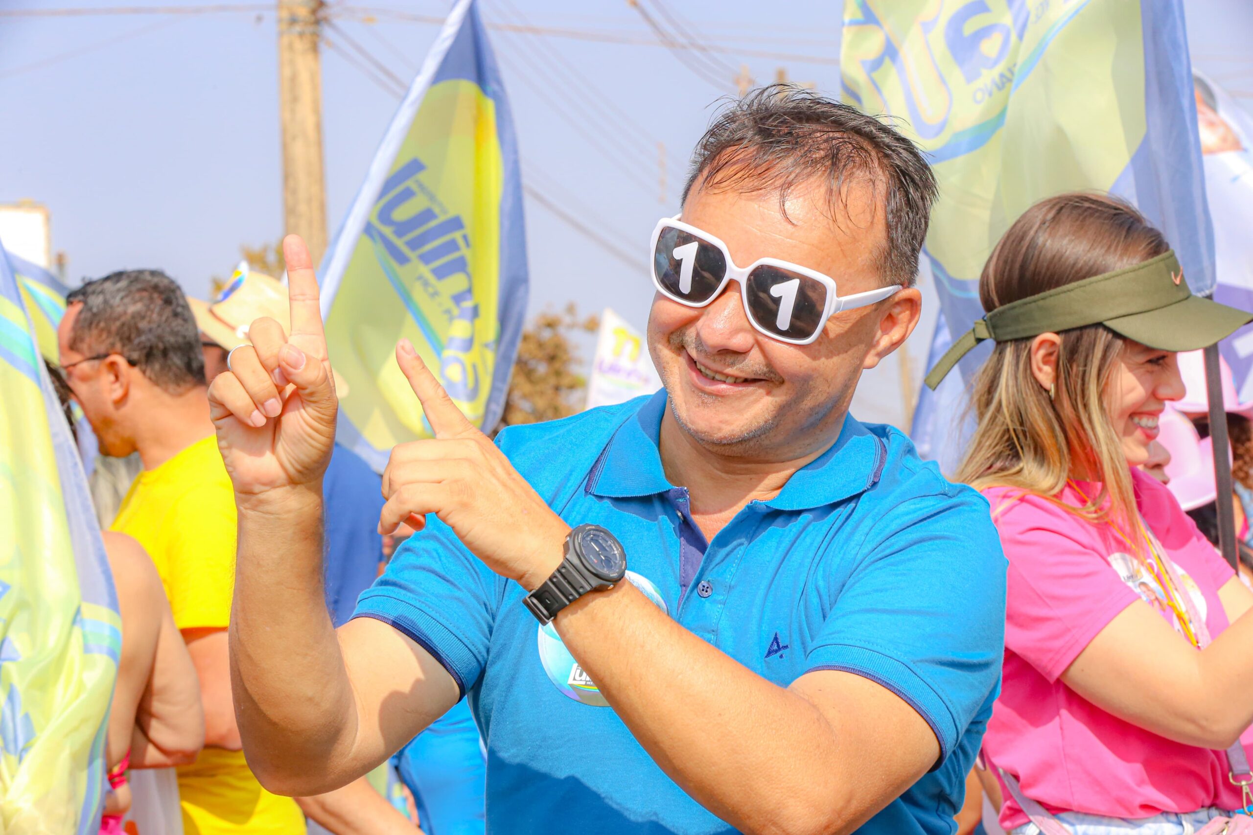 Lulinha equilibra gestão municipal e campanha para prefeito enquanto desvia de ataques da oposição