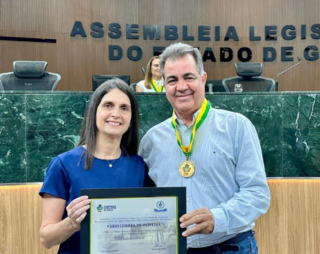 Prefeito Fábio Correa Recebe Medalha do Mérito Legislativo Pedro Ludovico Teixeira em Sessão Solene na Assembleia Legislativa de Goiás